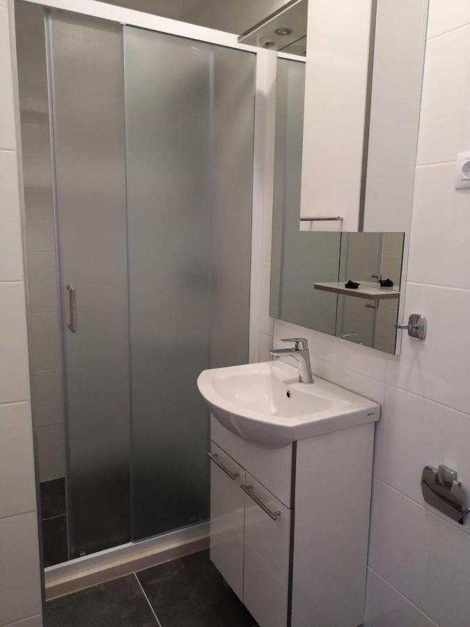 Apartments Dzeki สปลิท ภายนอก รูปภาพ