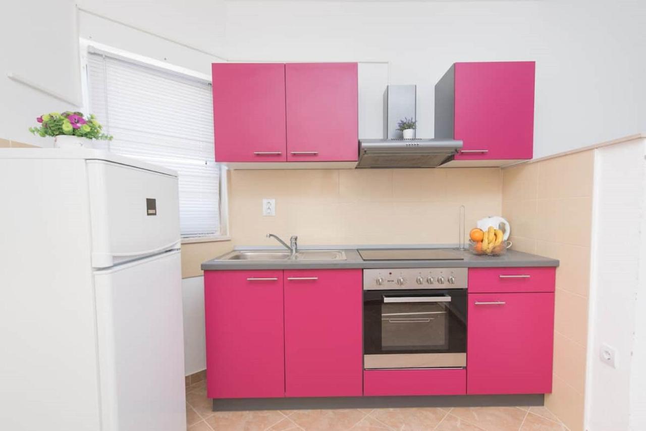 Apartments Dzeki สปลิท ภายนอก รูปภาพ
